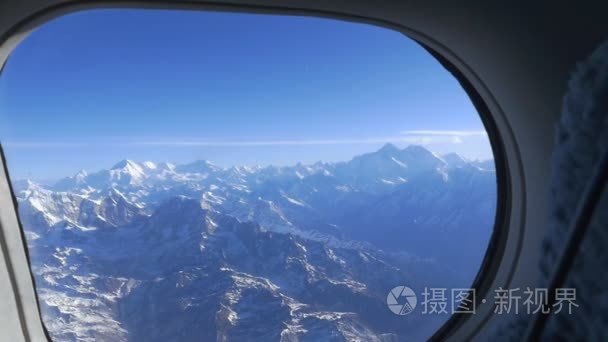 在珠穆朗玛峰山空气平面视图视频