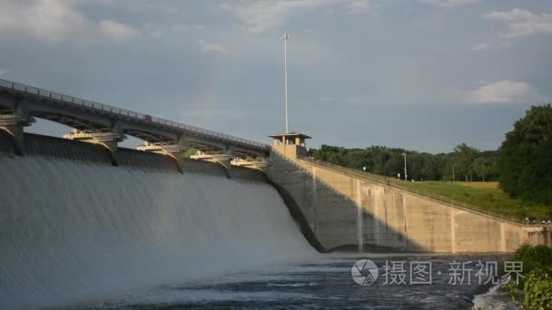 驱水和彩虹在胡佛水坝视频