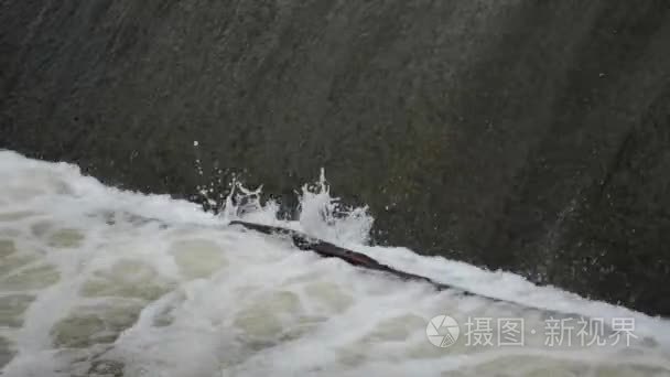 冲水溢洪道视频