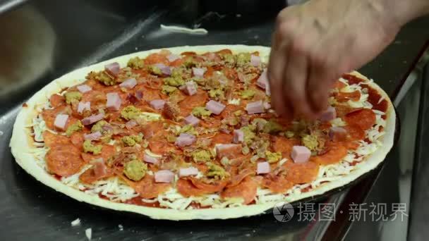 肉爱好者比萨饼制作视频