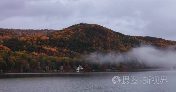 通用多雾湖山附近视频