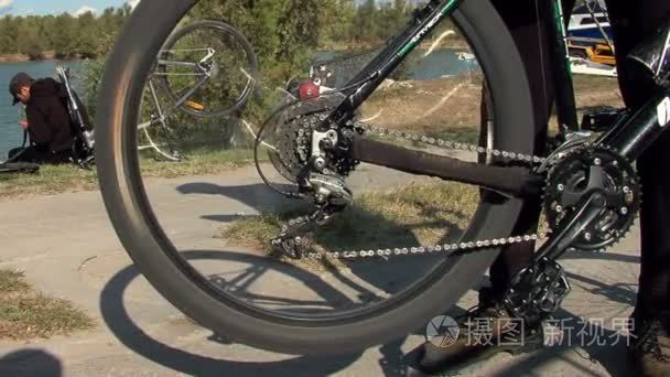 骑自行车的人检测车轮视频