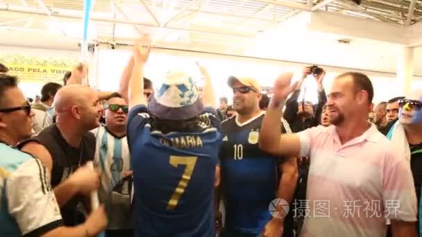 阿根廷球迷唱前马赫视频
