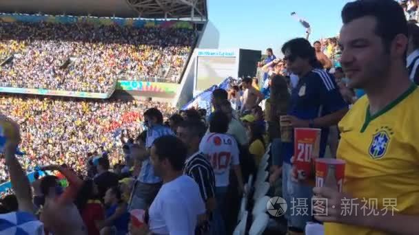 阿根廷球迷庆祝胜利视频