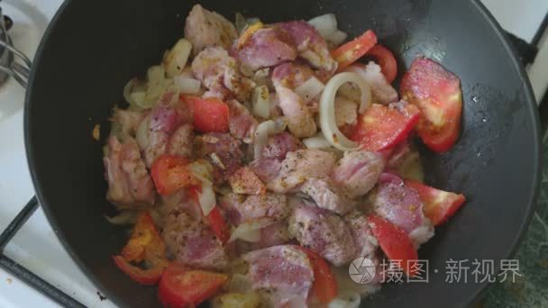 在炒锅中亚洲猪肉食品视频