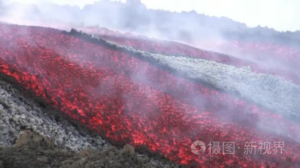 除夕，圣诞节孩子们装饰圣诞树视频