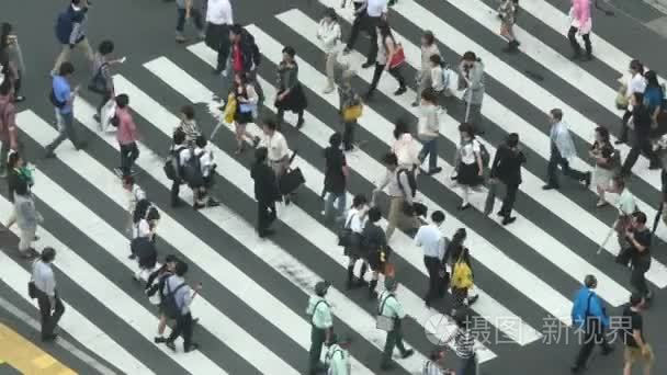 热闹的行人街交叉视频