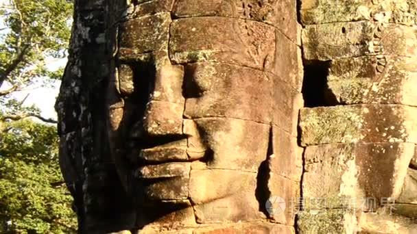 两个头颅的佛女神的雕刻视频