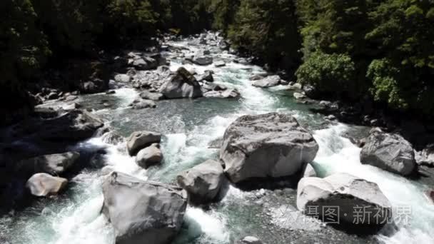 克莱多河在峡湾视频