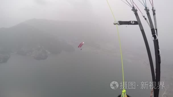 危险的折叠的翼滑翔伞时视频