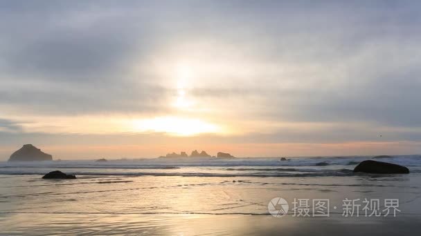 在太平洋海岸冲浪视频