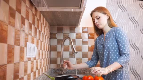 Healthy food lifestyle beautiful woman casually cooking, washin