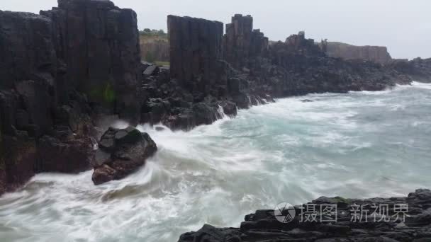 波浪对岩石海洋梦幻海景