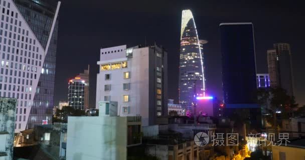 城市夜晚的天际线建筑物办事处视频