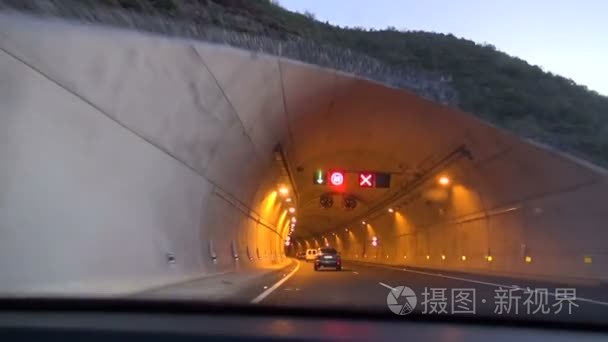 视图的黄灯亮起隧道视频