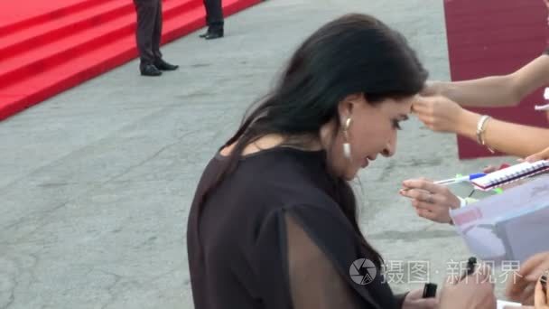 Marina Abramovich red carpet