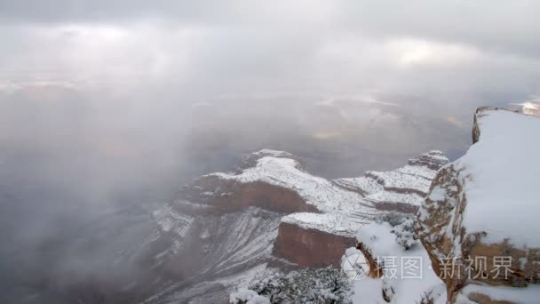 在大峡谷的雪景视频