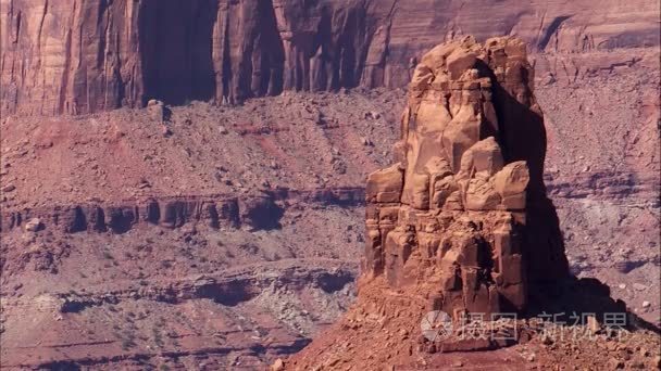 与植物的沙漠峡谷视频