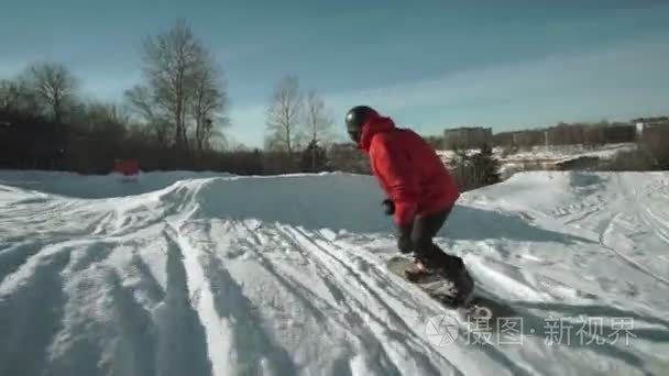 滑雪板跳跃慢动作视频