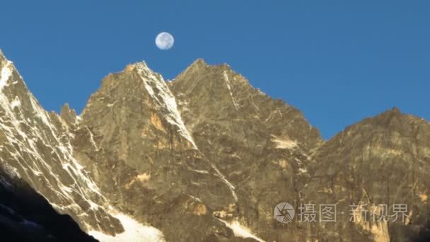 月亮会在喜马拉雅山顶后面视频