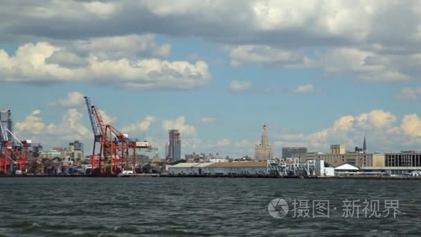 红钩货柜码头浮动东河时的视图视频