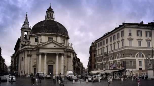 圆顶建筑在罗马与交通和行人视频