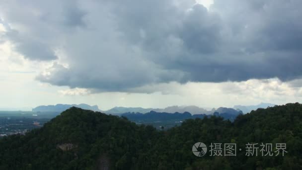 雨云下山脉时间流逝视频