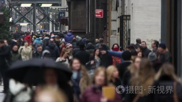 人与车辆繁忙的街道视频