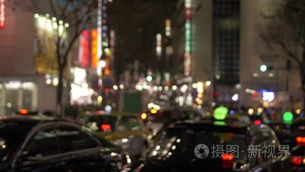 夜在涩谷十字路口的交通视频