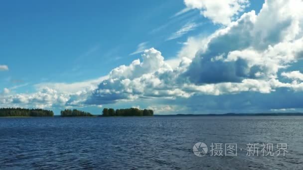 蓝色的水到地平线美丽的海景视频