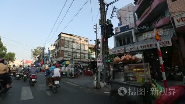 在胡志明市的摩托车交通视频