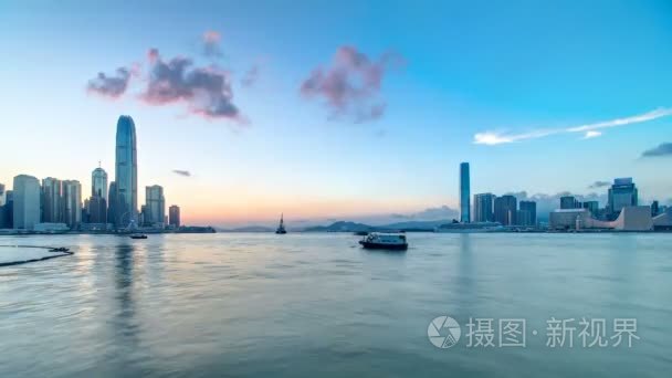 香港  中国天际线全景与摩天大楼从横跨维多利亚港 timelapse