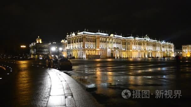 在圣彼得堡的宫殿广场上清洗机视频