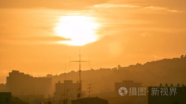 在西班牙巴塞罗那举行的美丽日落过程