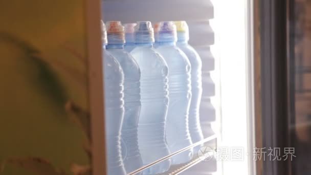 塑料矿泉水冰箱