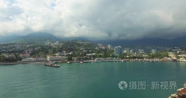 山水的海湾和市海的那边