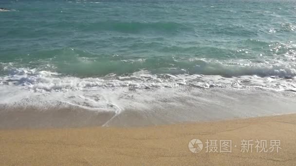 海浪在海滩上分手视频