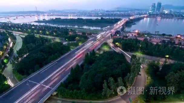 道路和桥梁在首尔的夜景视频