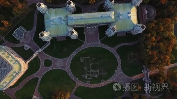 皇宫和公园的复杂 Tsaritsyno，莫斯科的航拍视频