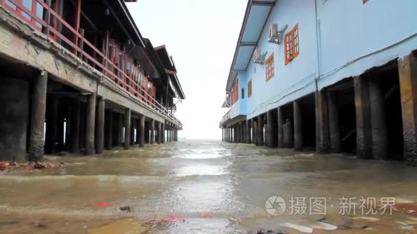 海浪洗建筑基地视频