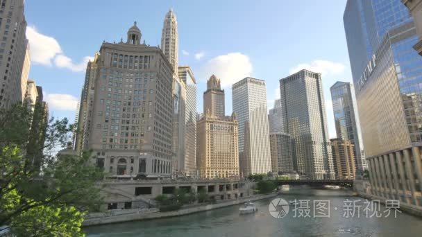 其外墙芝加哥摩天大楼反映日落视频