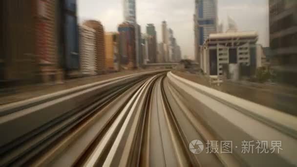 迪拜的旅程高架铁路地铁系统