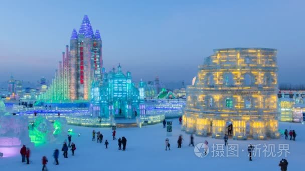 在哈尔滨冰照明的冰雕视频