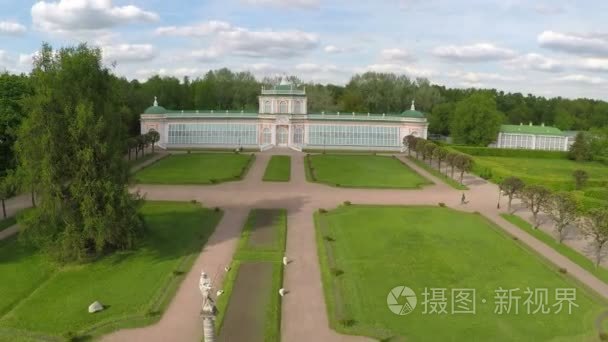 绿色景观和古代宫殿在 Tsaritsyno 公园鸟瞰图