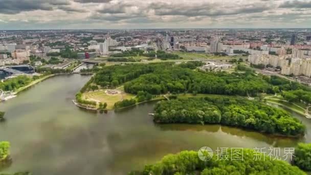 白俄罗斯明斯克夏季城市中央胜利公园空中全景 4 k 时间流逝