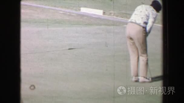 女子高尔夫球场景观视频