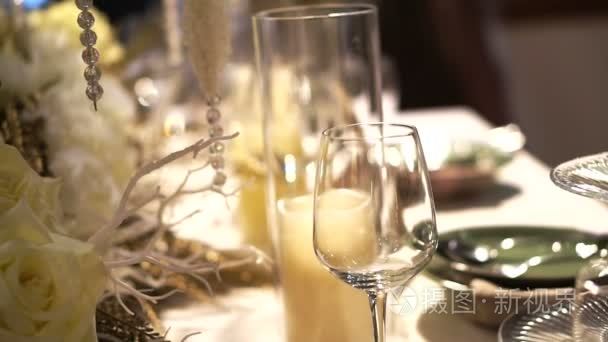 水晶与玻璃装饰为婚礼背景的视频