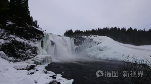 瑞典泰恩急流瀑布冬天视频