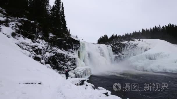 瑞典泰恩急流瀑布冬天视频