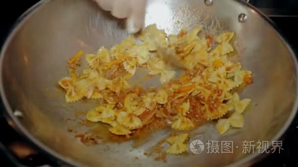 近摄镜头首席厨师面食中餐厅视频